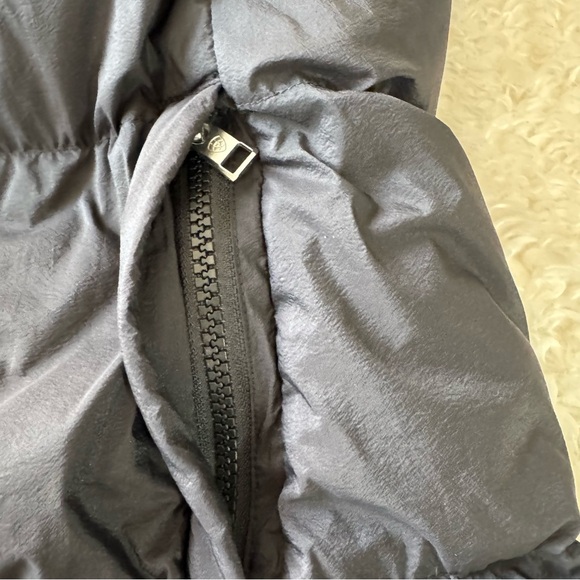 Ariat UltraPuff Down Coat in Black Size Small 10062378 - Picture 10 of 15